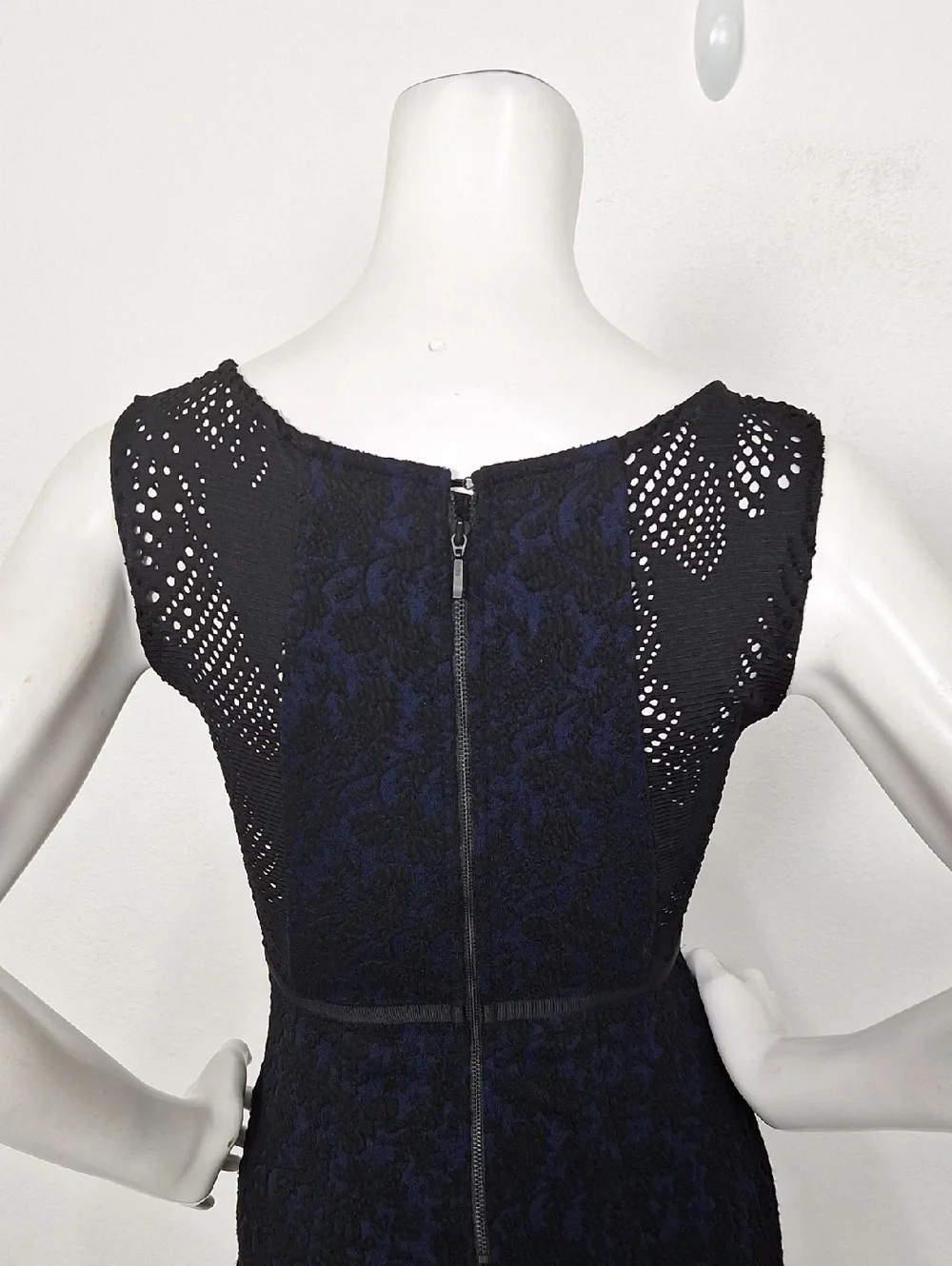 Moulinette Sours Anthropologie Navy Blue Black Larkin Lace Sheath Dress Size 0P